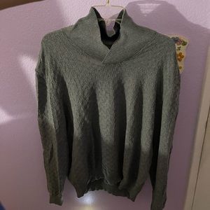 gray sweater !